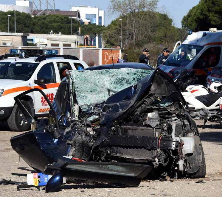 Tremendo scontro in via Dorsale Grave una donna di 56 anni 