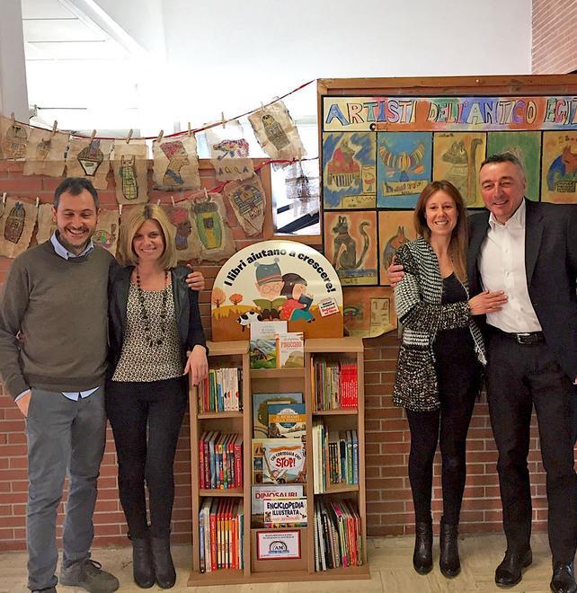 Donata alla scuola una nuova biblioteca