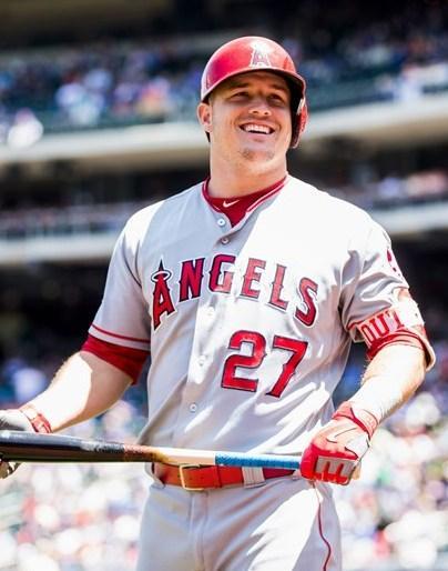 Altro che Cr7 e Neymar, il nababbo gioca a baseball 