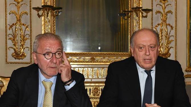 Lucchese, la sfida con la Pro Patria ci sarà Riattivato il gas, pagati steward e pompieri