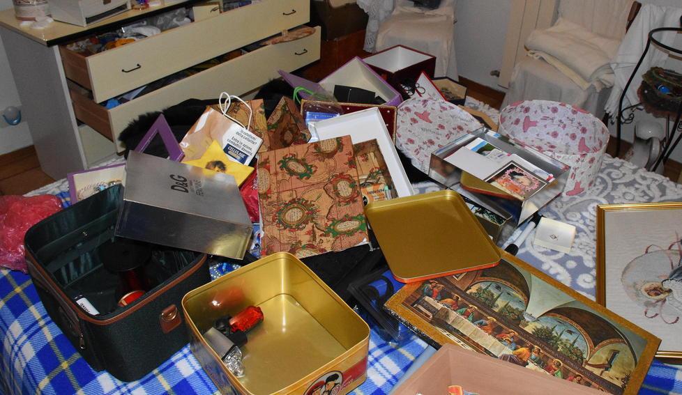 Le entrano i ladri in casa Pensionata sotto choc «Sapevano i miei orari» 