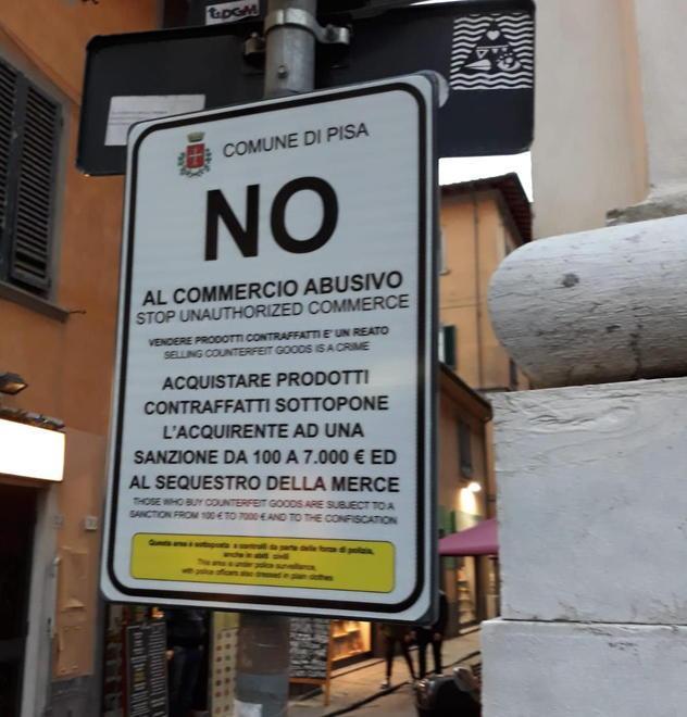Cartelli contro venditori abusivi ed acquirenti