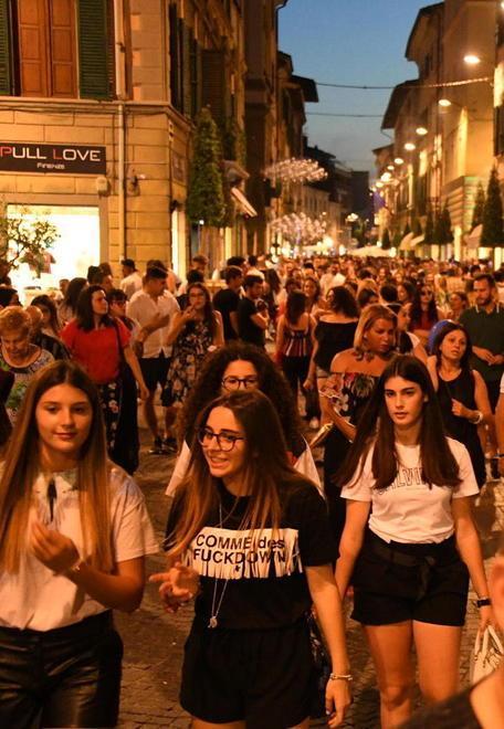 Negozianti preoccupati: Notte bianca in alto mare
