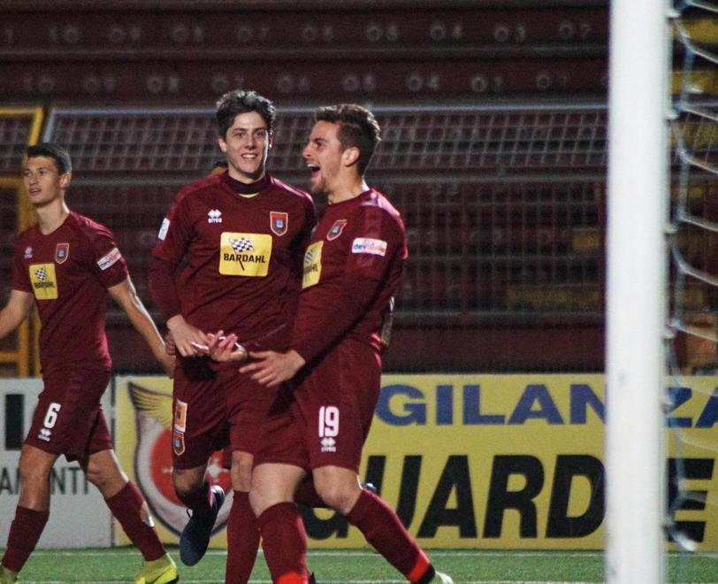Pontedera, parte dal campo di Arzachena il grande sprint per raggiungere i playoff 
