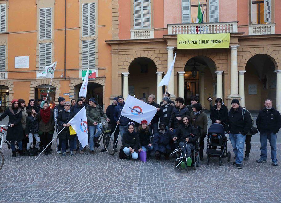 Aq16 in piazza a sostegno della “Mare Jonio” 