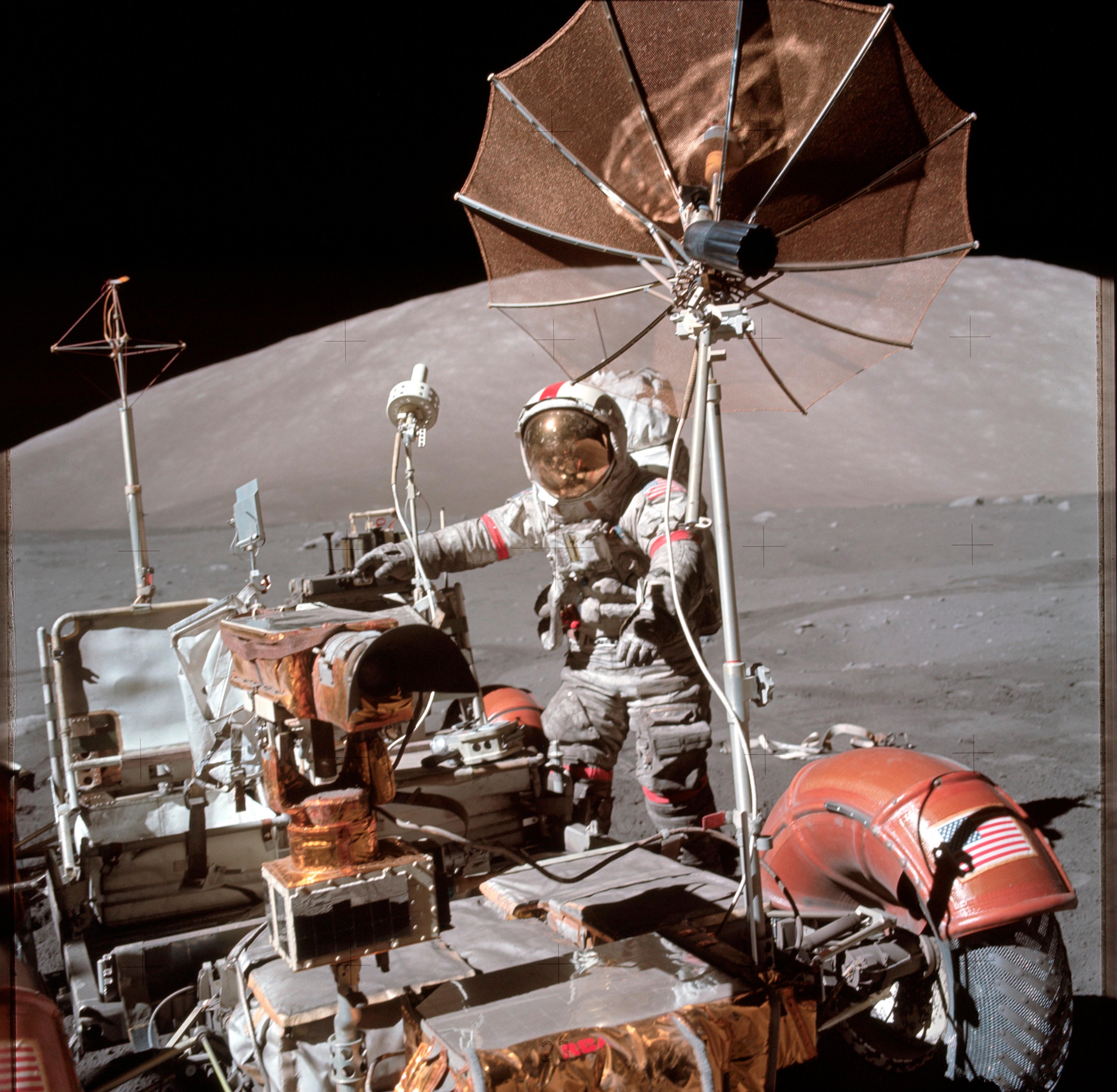 Sulla Luna e oltre: a Palazzo Blu una mostra speciale sulle avventure nello spazio