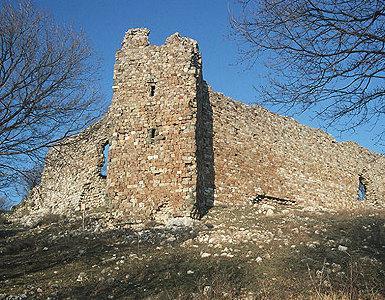 Lajatico: fra i ruderi del castello longobardo. Storia, silenzio e panorami mozzafiato  