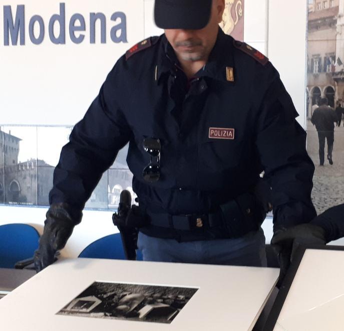 Recuperate le foto rubate al Mata Lasciate dai ladri dentro un cantiere 