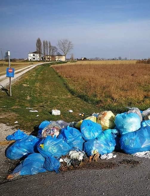 Discarica abusiva Firme per dire basta 