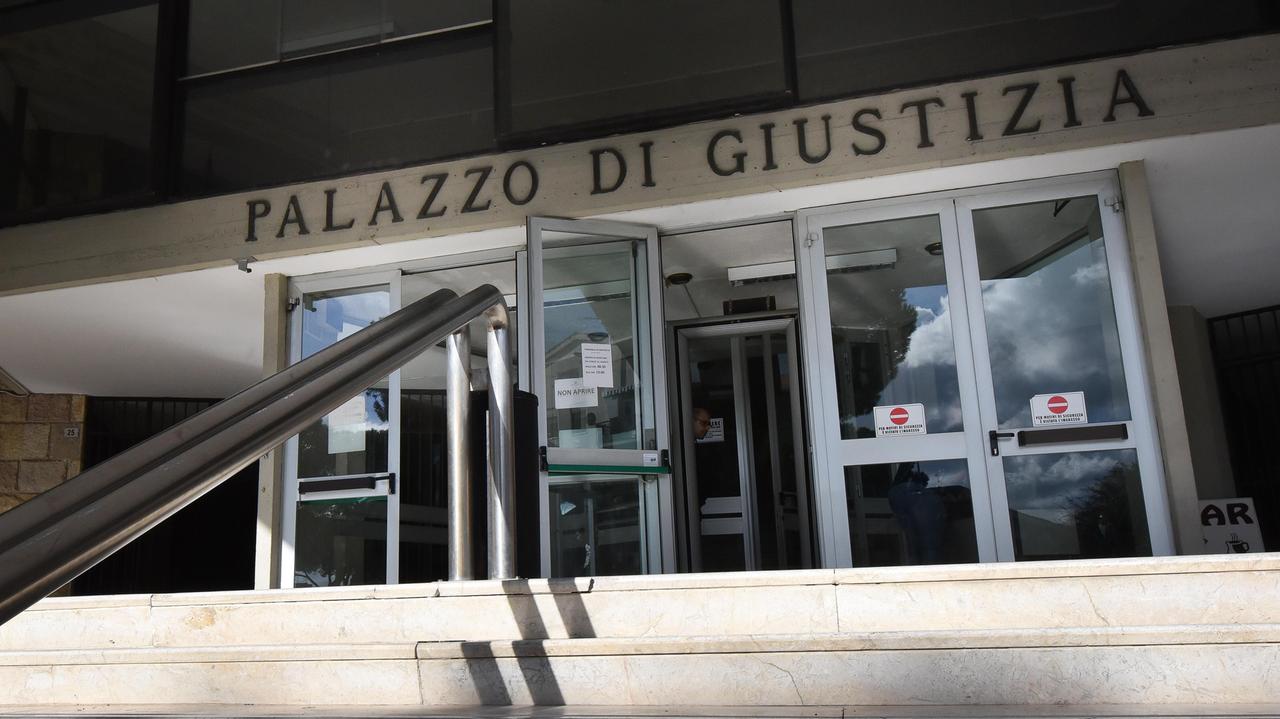 Telecamera negli spogliatoi dei ragazzini del basket, le testimonianze al processo