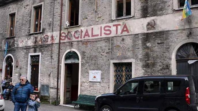 Sede del Psi e poi dei Fasci Cooperativa e poi scuola: un edificio intriso di storia
