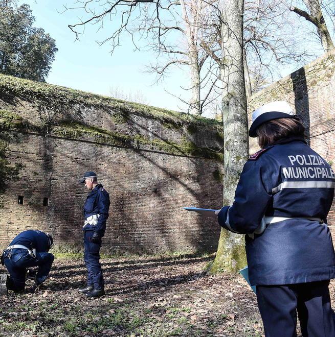 Bimbo caduto dalle Mura Ora l’inchiesta fa un passo indietro