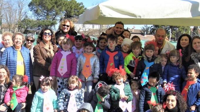 Giocare sotto l’ombrellone Alla scuola materna ora si può