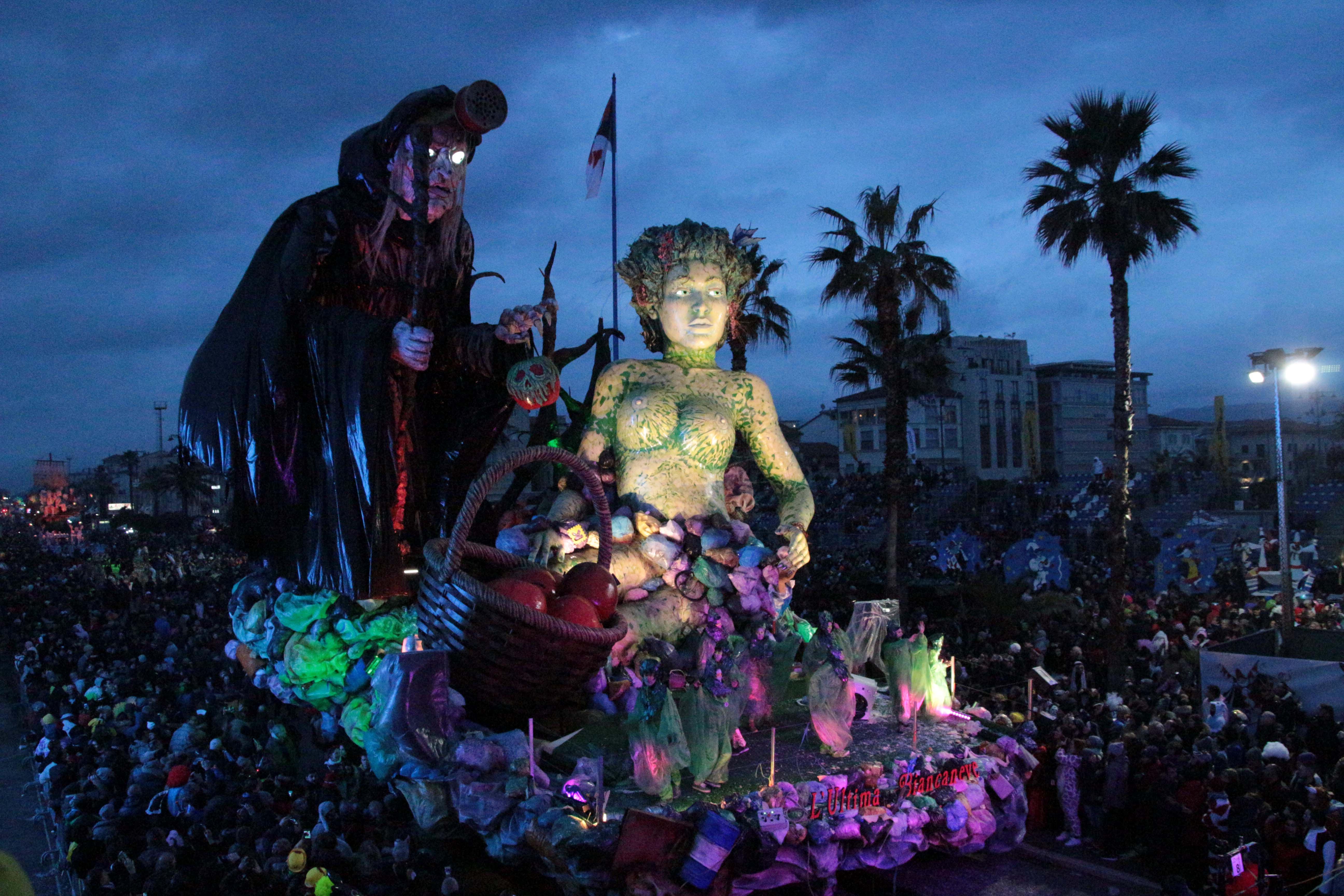 "L'ultima Biancaneve", il carro di Jacopo Allegrucci che ha vinto l'edizione 2019 del Carnevale di Viareggio