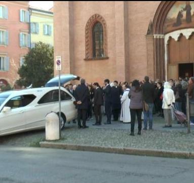 Modena. Tragedia di Largo Montecassino/ In 500 per l’addio al piccolo Giacomo 