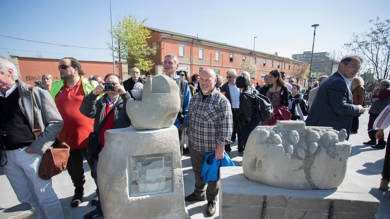 A Porta Nord inaugurata la scultura sul viaggio