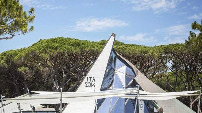 Un'immagine dello stabilimento balneare La Vela di Punta Ala
