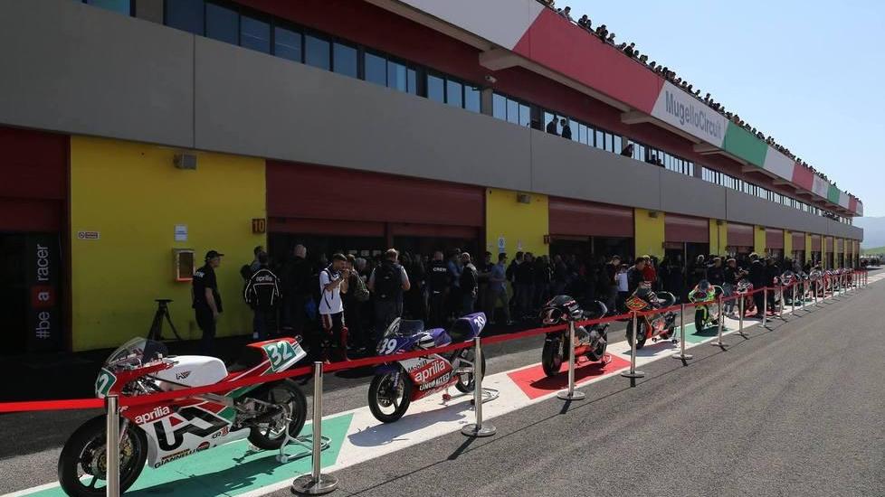 Festa Aprilia In 10mila al Mugello coi campioni