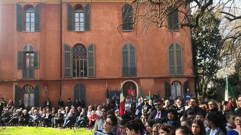 Operazione Tombola centinaia di persone alla commemorazione