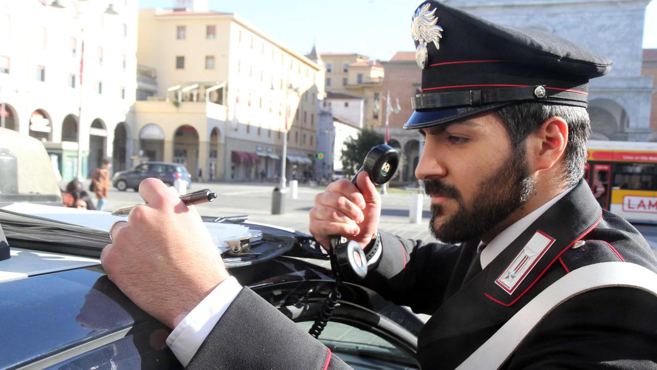 "Tenta di violentare tre ragazzine minorenni", arrestato livornese