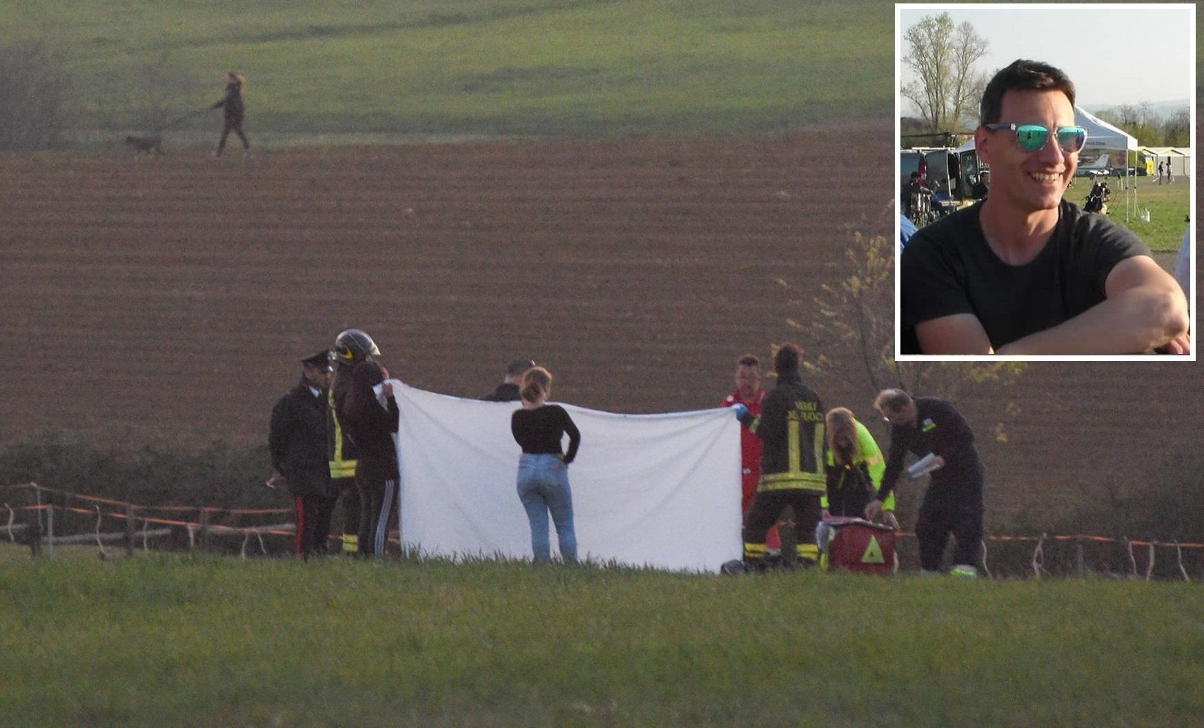 Gli amici piangono Raffaele D’Antonio, morto a 35 anni precipitando col paramotore 