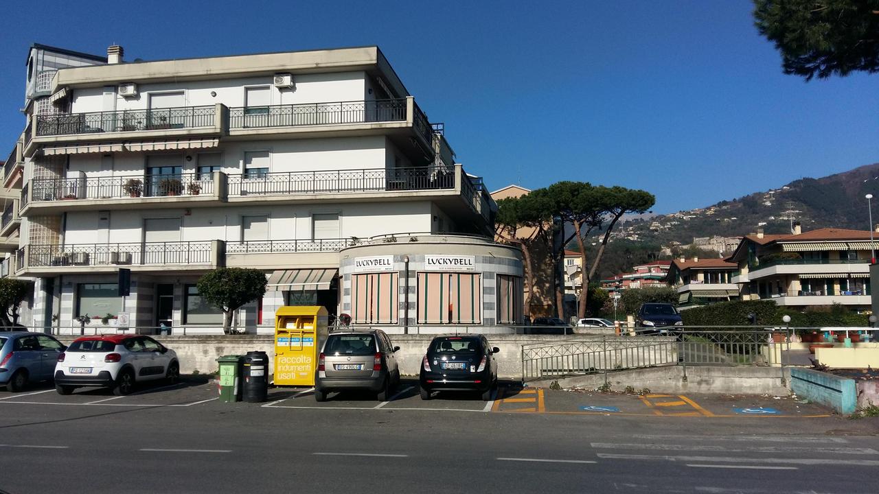 L'esterno della sala slot rapinata