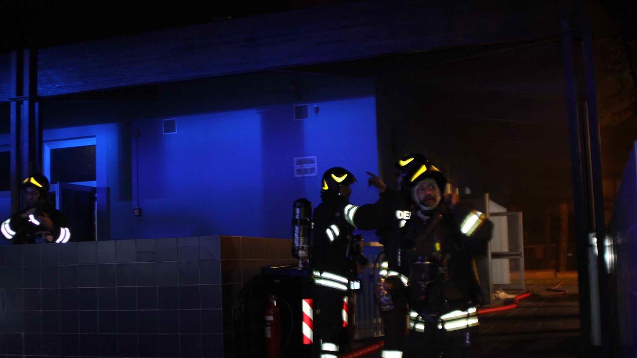 I pompieri davanti all'asilo nido di via del Purgatorio