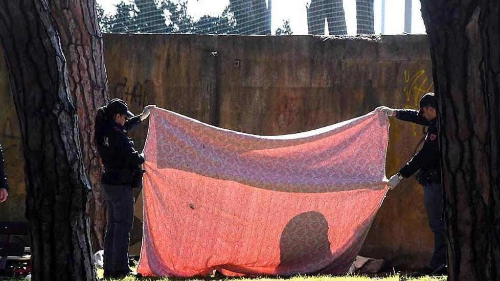 Un cadavere nella pineta della Portuale È di un 61enne della provincia di Lecce