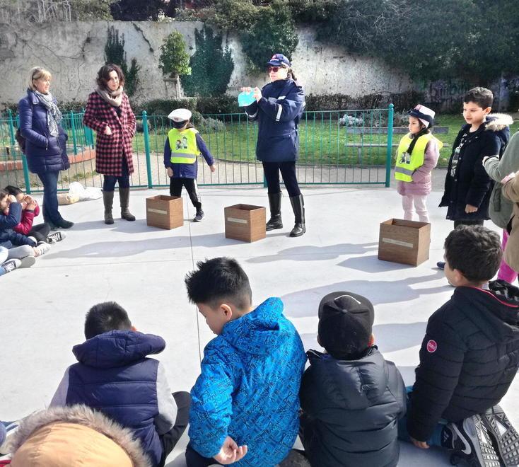 Cento bimbi a pulire il parco stamani al “Gattai” con i vigili 