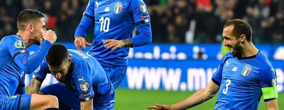 Chiellini festeggia vittoria, fascia e presenza 101 
