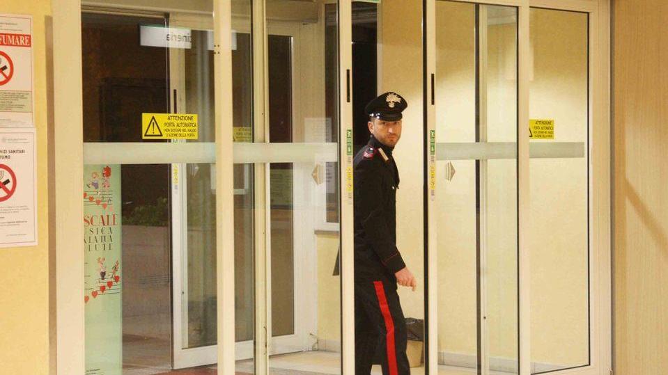 Neonato morto dopo la circoncisione in casa, il santone non è scappato: «Anche ieri era al lavoro»