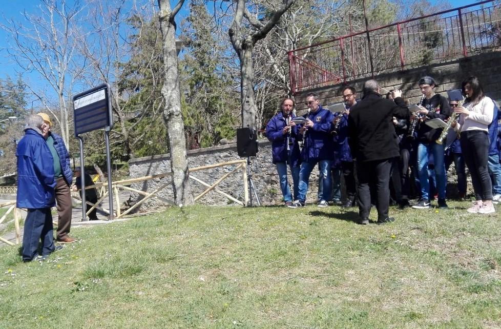 Ex minatori inaugurano i pannelli del paese