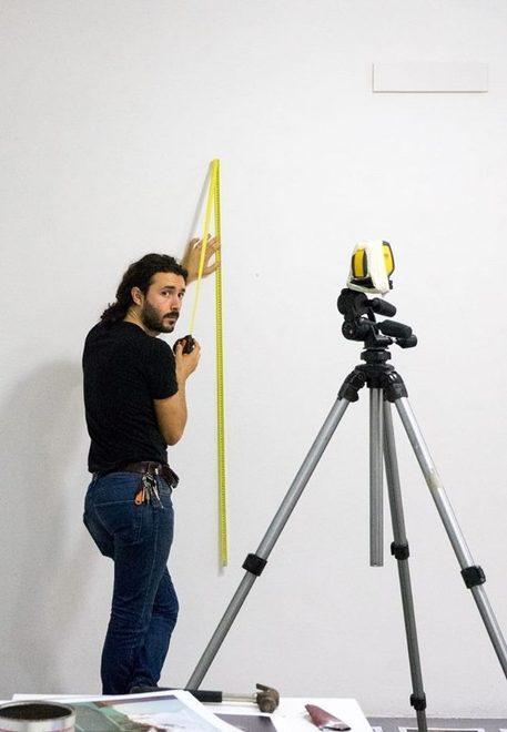 Fotografo derubato: «Offro una ricompensa»
