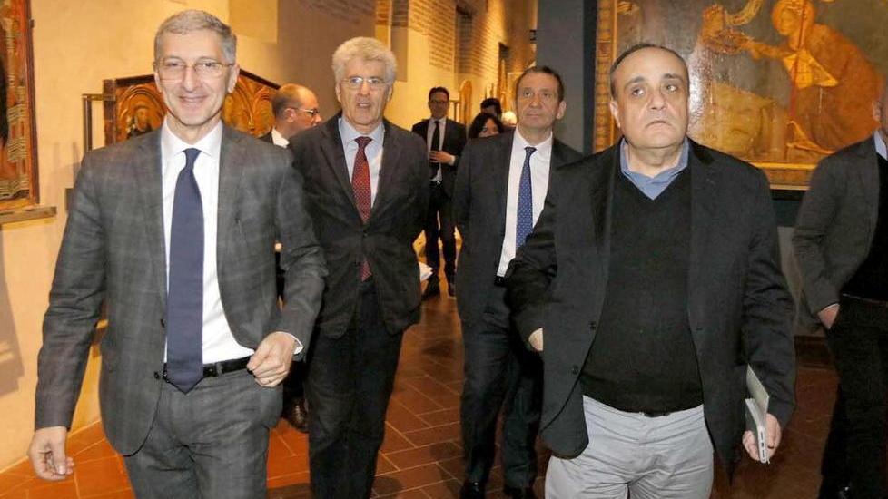 Il ministro: le bancarelle mai più in piazza Duomo