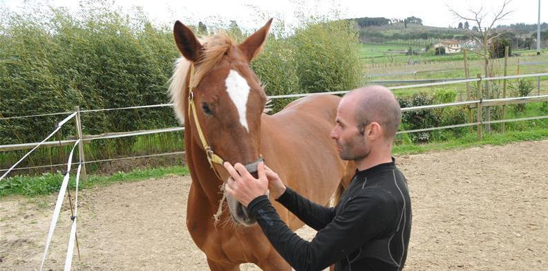 Il fantino Topalli dedica la doppietta all’amico scomparso