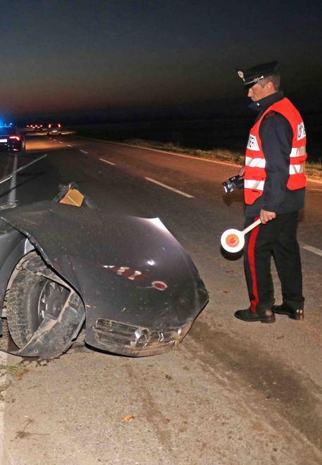 Si schianta con la vettura Il 33enne resta grave