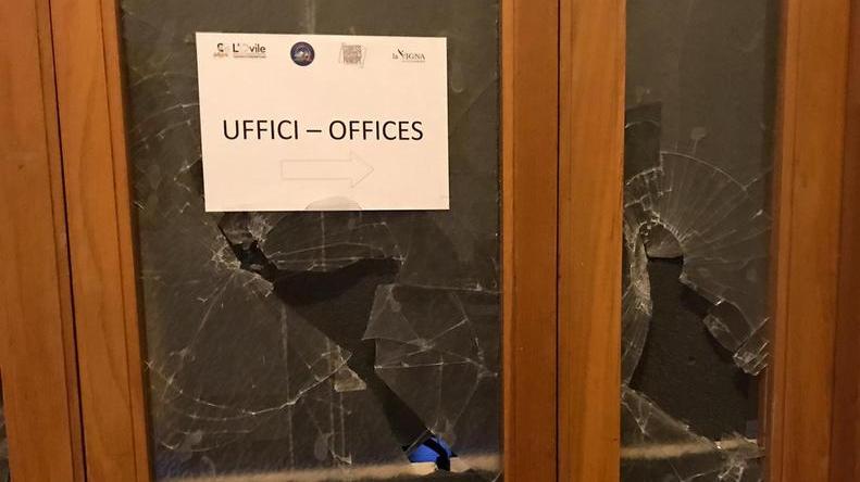 Richiedente asilo distrugge la struttura che lo accoglieva