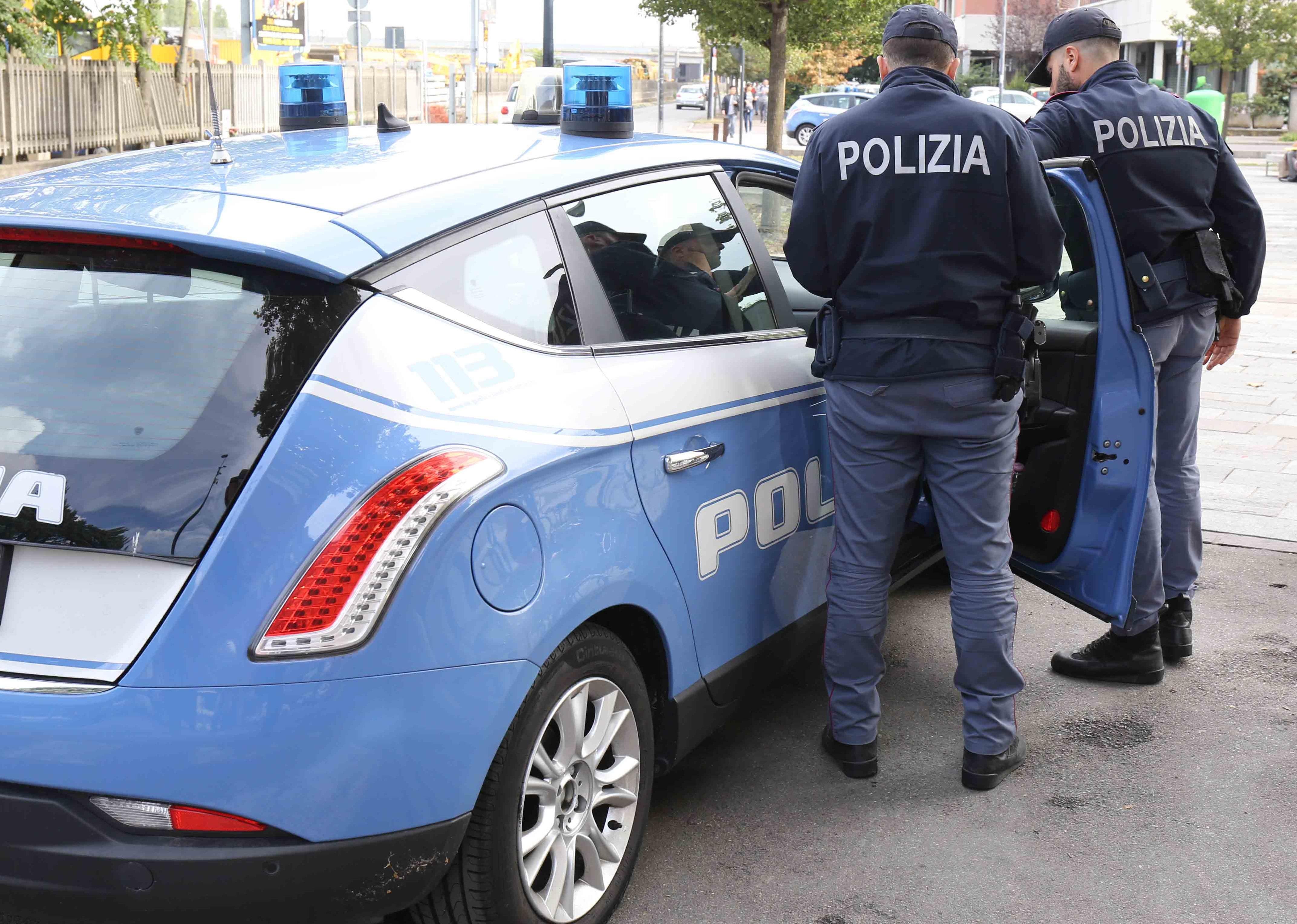 Reggio Emilia, controlli nel parcheggio Aci di via Secchi: arrestato un pregiudicato