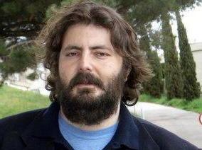 Il pennuto abita l’aria trasparente e la sua presenza è un enigma 