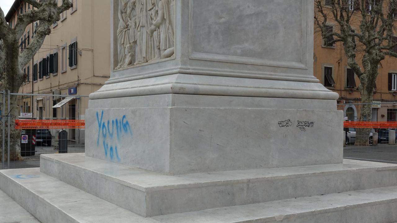 Deturpata di nuovo la statua di Canapone