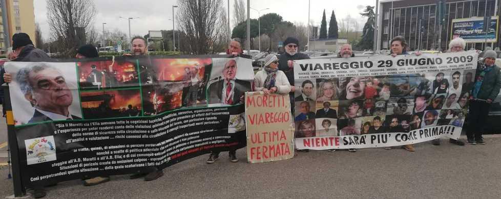 I familiari delle vittime: «Andremo noi davanti alla Corte europea»