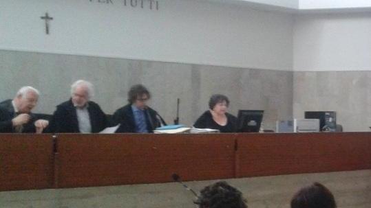 Spintoni al proprietario dopo il furto dell’Iphone