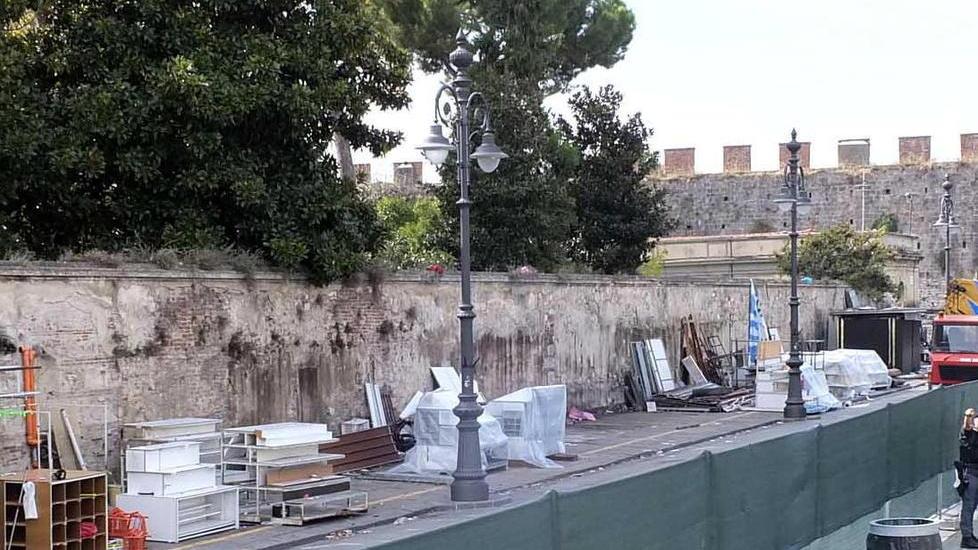 Bancarelle, nel Santa Chiara anche la soluzione-ponte