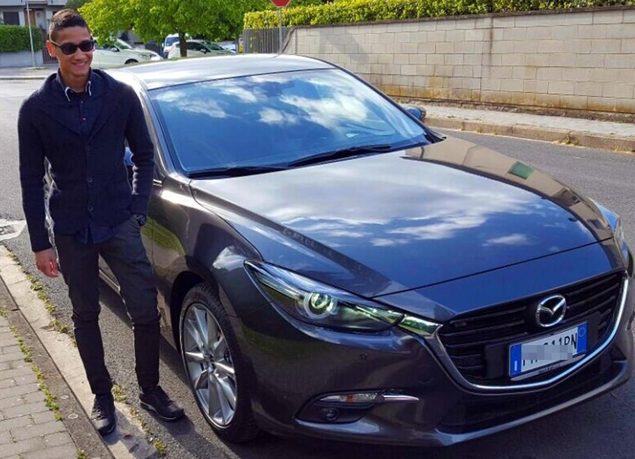 Morto nel mistero, l’ultimo saluto a Salvatore 