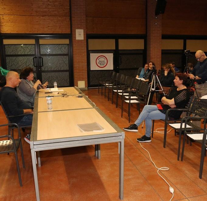 I “no-vax” fondano un partito Alla presentazione sono in 20 