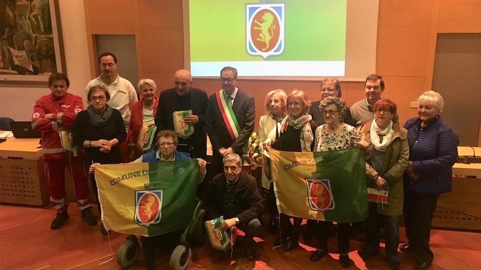 Don Dossetti ai volontari premiati dal Comune «Voi siete la speranza»