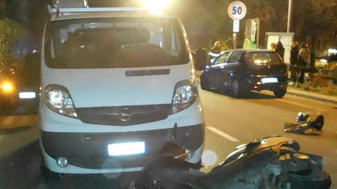Travolto da un’auto sulla 63 grave un uomo in scooter