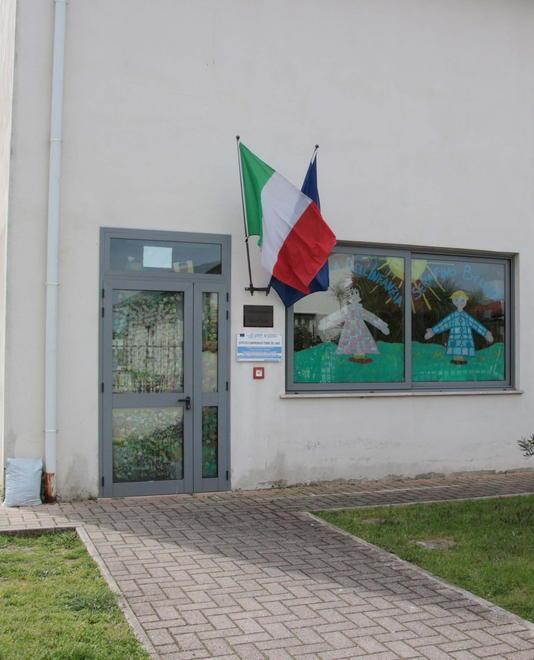 L'ingresso della scuola materna della Tenuta