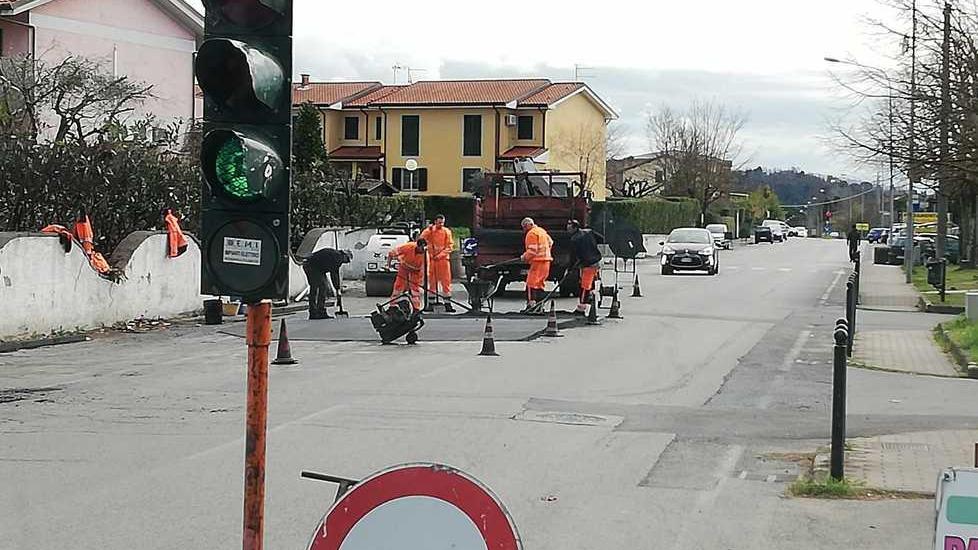 «Su via Nuova a Segromigno un altro dosso assurdo»