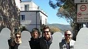 La scultura dei Beatles servirà a limitare l’accesso alle auto